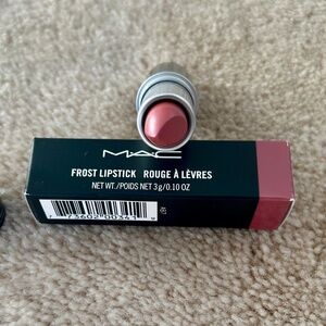 NEW MAC Cosmetics Frost Lipstick in “Skew” 3g RARE & DISCONTINUED
